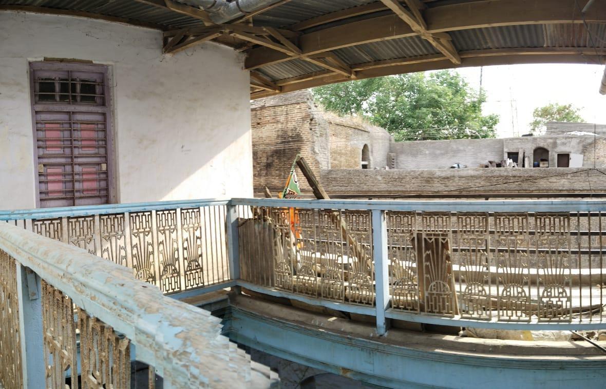 Decorative railings featuring geometric and floral motifs. (Source: CKA Archives)