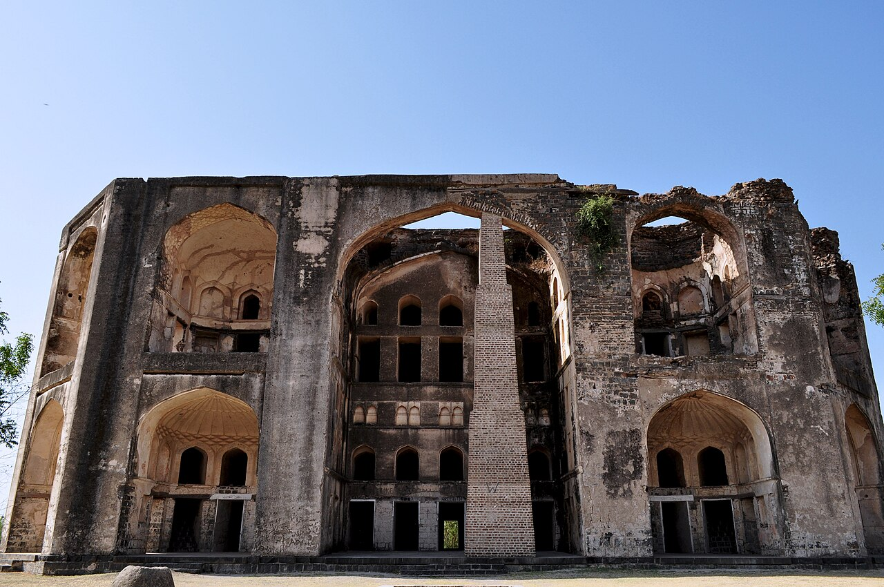 Farah Baksh Mahal is a two-storey Indo-Islamic water palace built from basalt stone, with thick lime plaster blending stone, pottery, and natural fibers.[4]