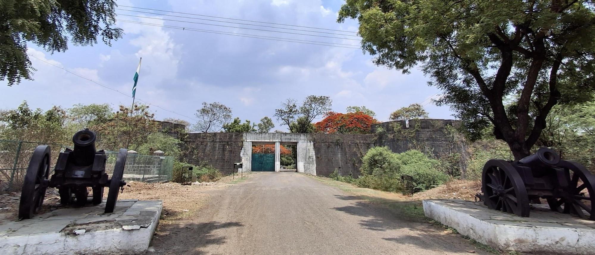 The Entrance of the Ahmednagar fort in Bhingar area of Ahilyanagar. (Source: CKA Archives)