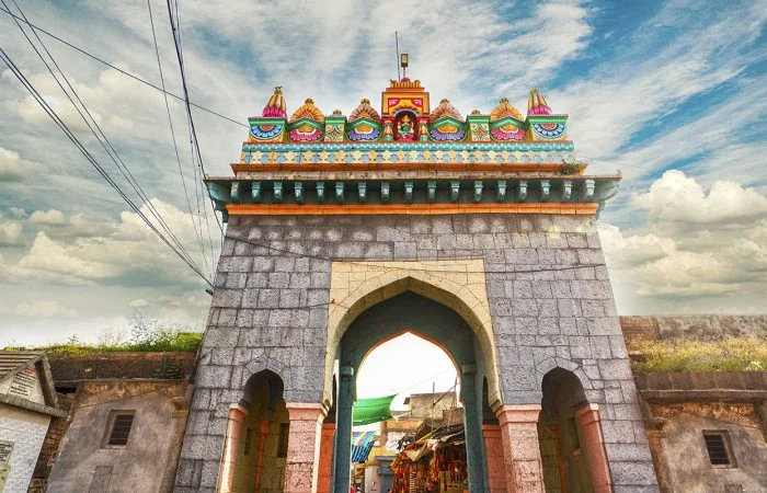 Jagadamba Devi Mandir, Rashin[3]