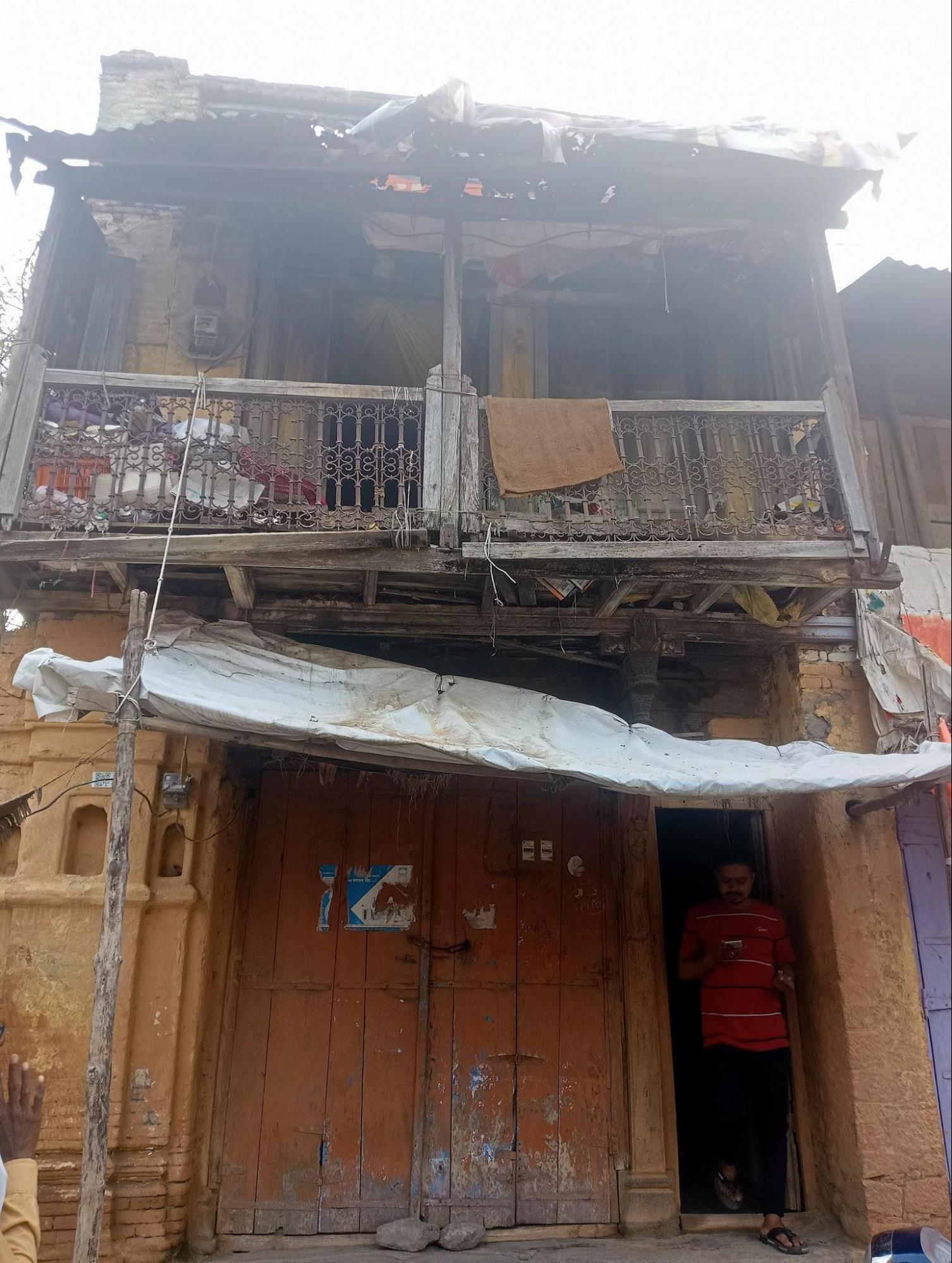 Street view of the balcony railings. (Source: CKA Archives)