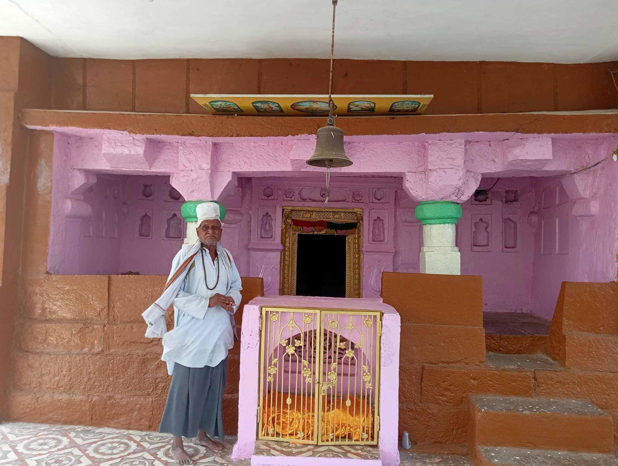 Inside the Chakradhar Swami Mandir (Source: CKA Archives)