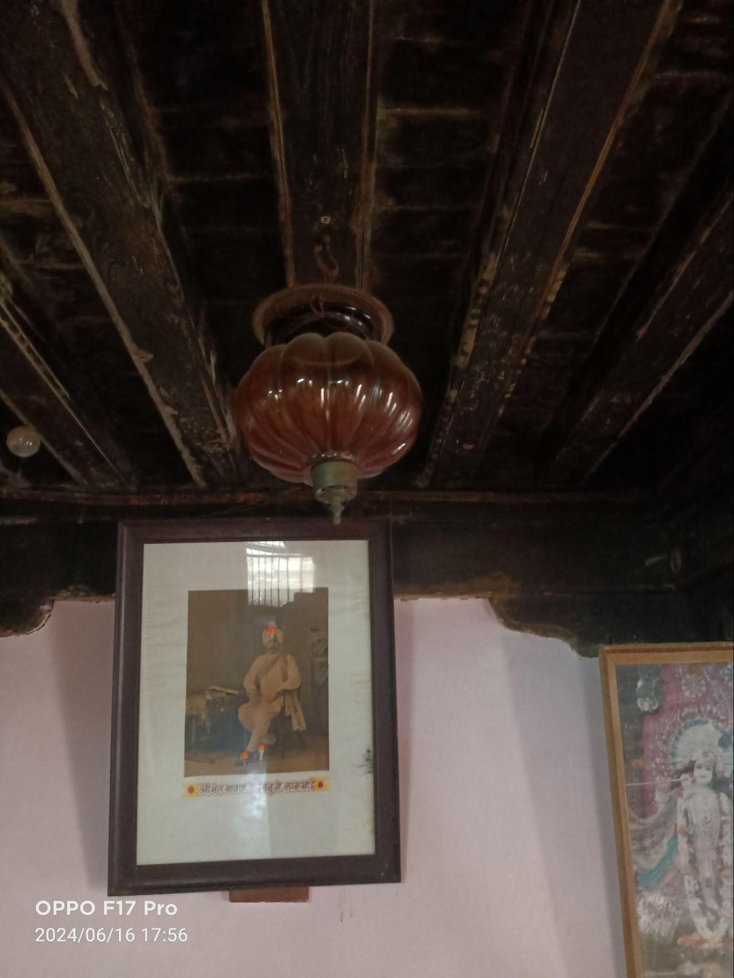 Jhumbars, typical decorative elements that adorned many lavish homes in the past. (Source: CKA Archives)