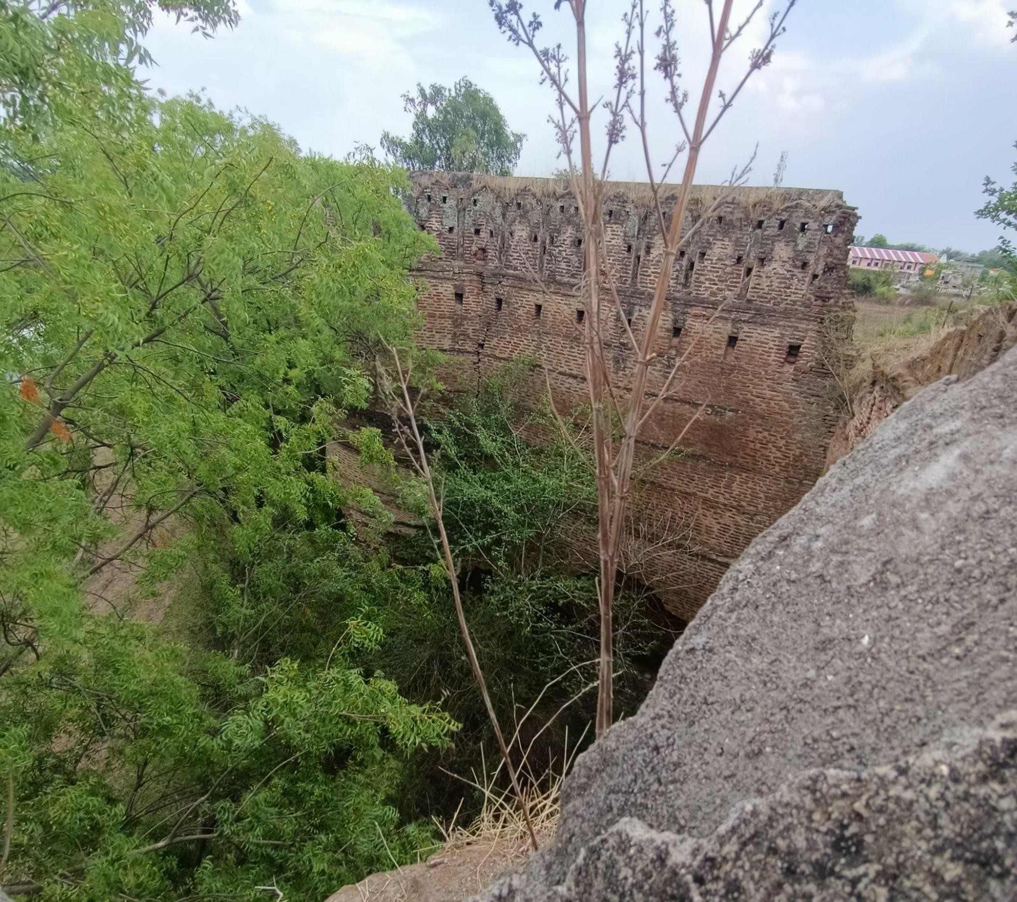 Sections along the sides of Sultanpur Fort, highlighting portions of the outer fortification. (Source: CKA Archives)