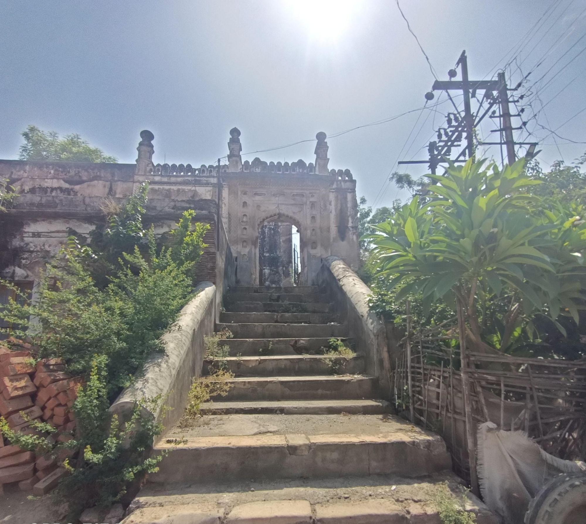 Entrance to Bebah Bagh, aShahi Qabristan situated in Achalpur’s Sarmaspura area.(Source: CKA Archives)