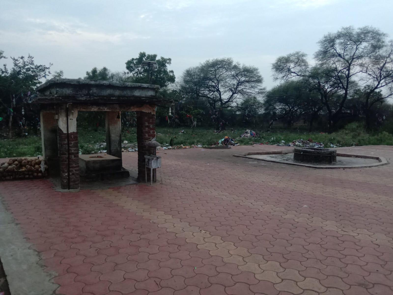 Talav (lake) near Atmasiddhi Mahanubhav Mandir. (Source: CKA Archives)