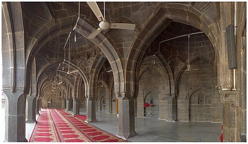 Architectural beauty of Jama Masjid, which lies in Beed district.