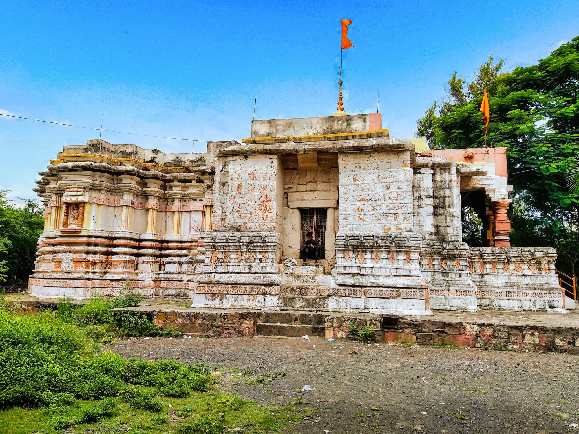 Main entrance of Kholeswar Mandir, Ambajogai, Beed district.