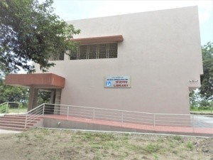 Library at Anand Niketan College, Anandwan, Chandrapur. (Source: CKA Archives)