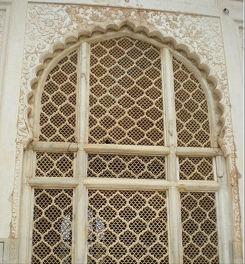 Lattice (jali) screens at Bibi Ka Maqbara showcase intricate geometric patterns and delicate stone carving.[13]