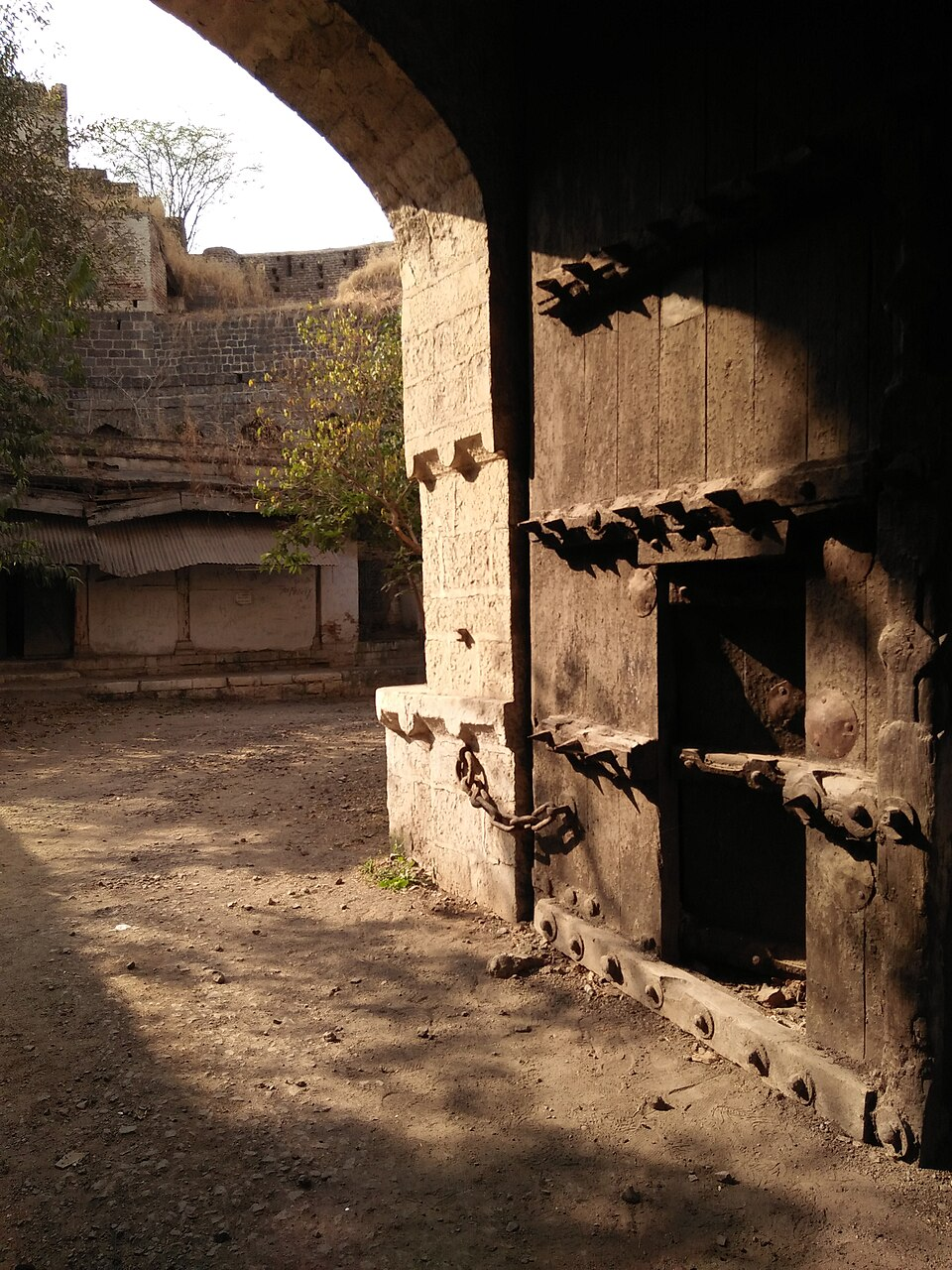 The entrance gates of Daulatabad Fort are equipped with iron spikes, designed to counter the advance of war elephants during sieges.[8]