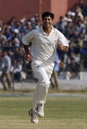 Iqbal Rashid Siddiqui, born on December 26, 1974, in Aurangabad, Maharashtra, is a former Indian cricketer known for his right-handed batting and right-arm medium-fast bowling. He made his debut for Maharashtra in the 1992-93 Ranji Trophy and has since contributed to the state team with both bat and ball.[3]