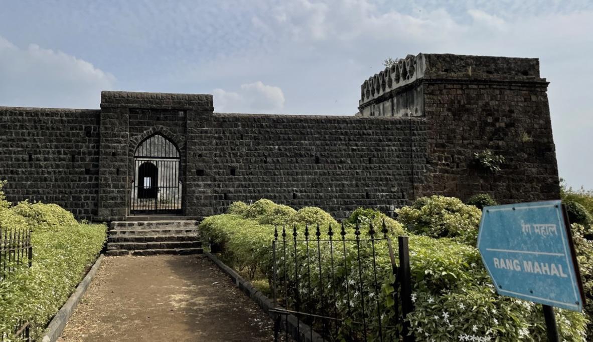 Picturesque entrance of the Rang Mahal, believed to be the venue of the 1587 royal marriage between Bijapur and Golconda dynasties. (Source: CKA Archives)