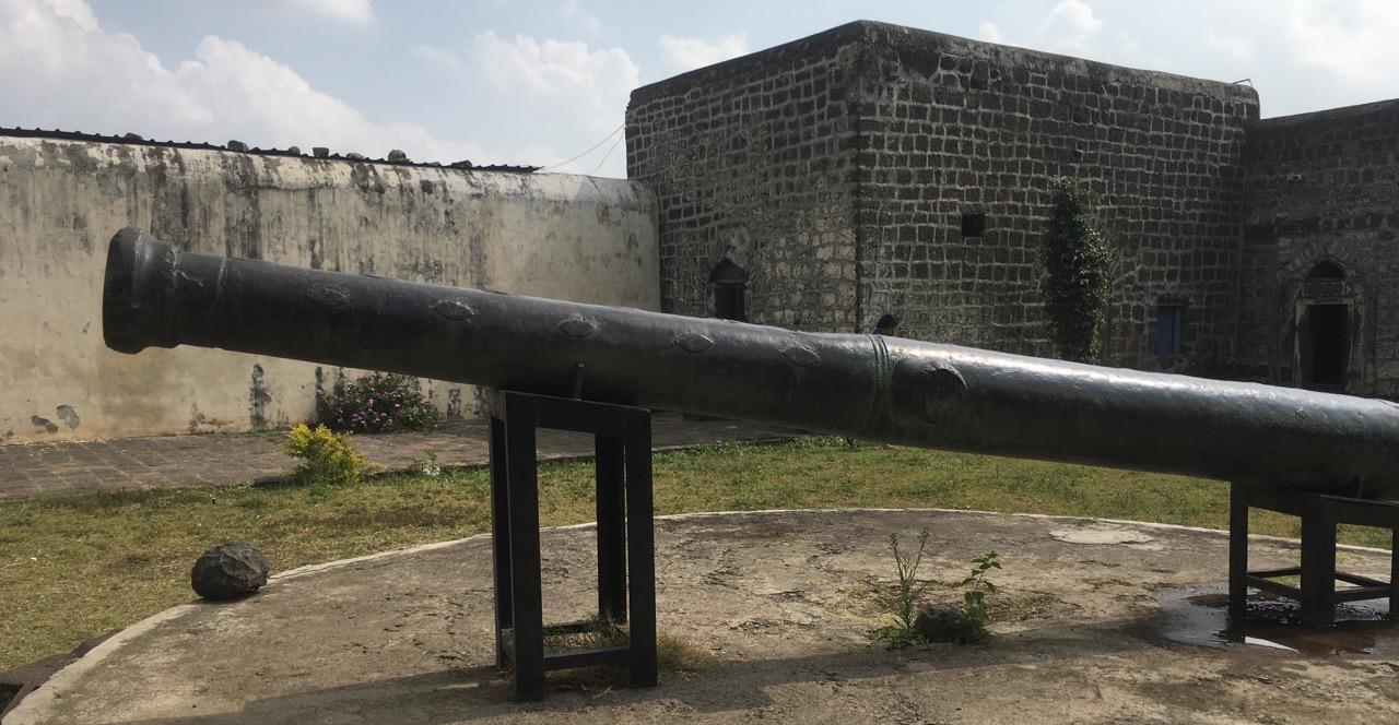 Tofs (cannon mounts) positioned along the outer wall, facing former siege routes and rival territories. (Source: CKA Archives)