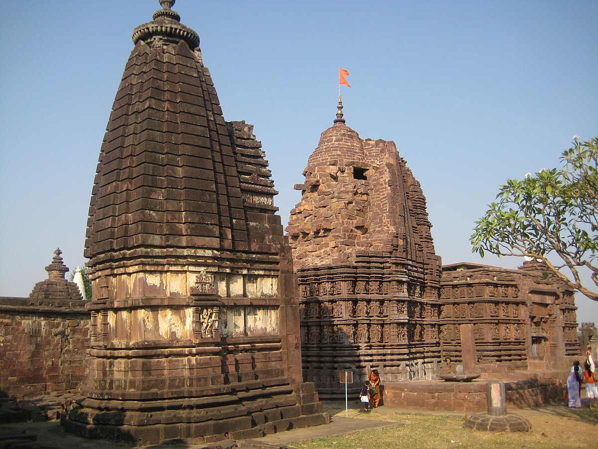 View of the Markandeshwar Mandir, known as the 'Khajuraho of Vidarbha', located on the banks of the Wainganga River.[1]