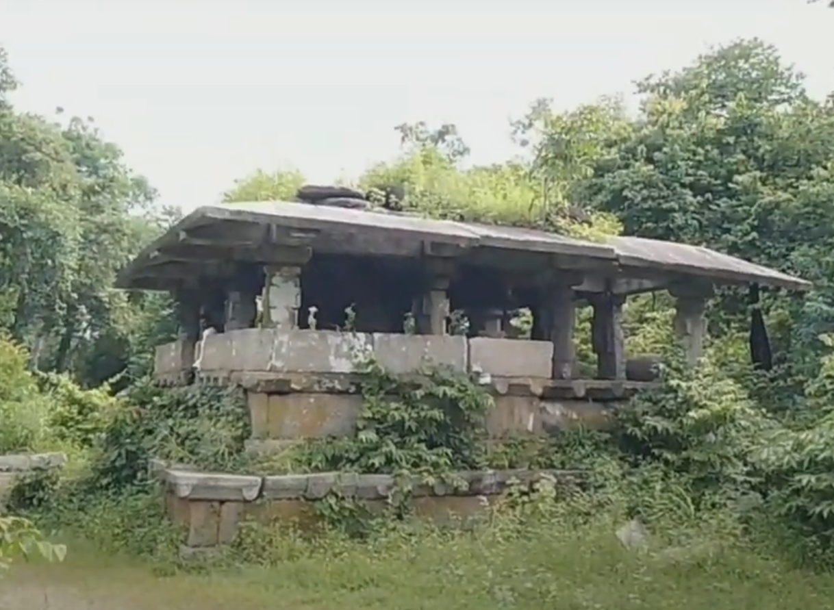 The Hemadpanthi style Sabha Mandap (Source: CKA Archives)