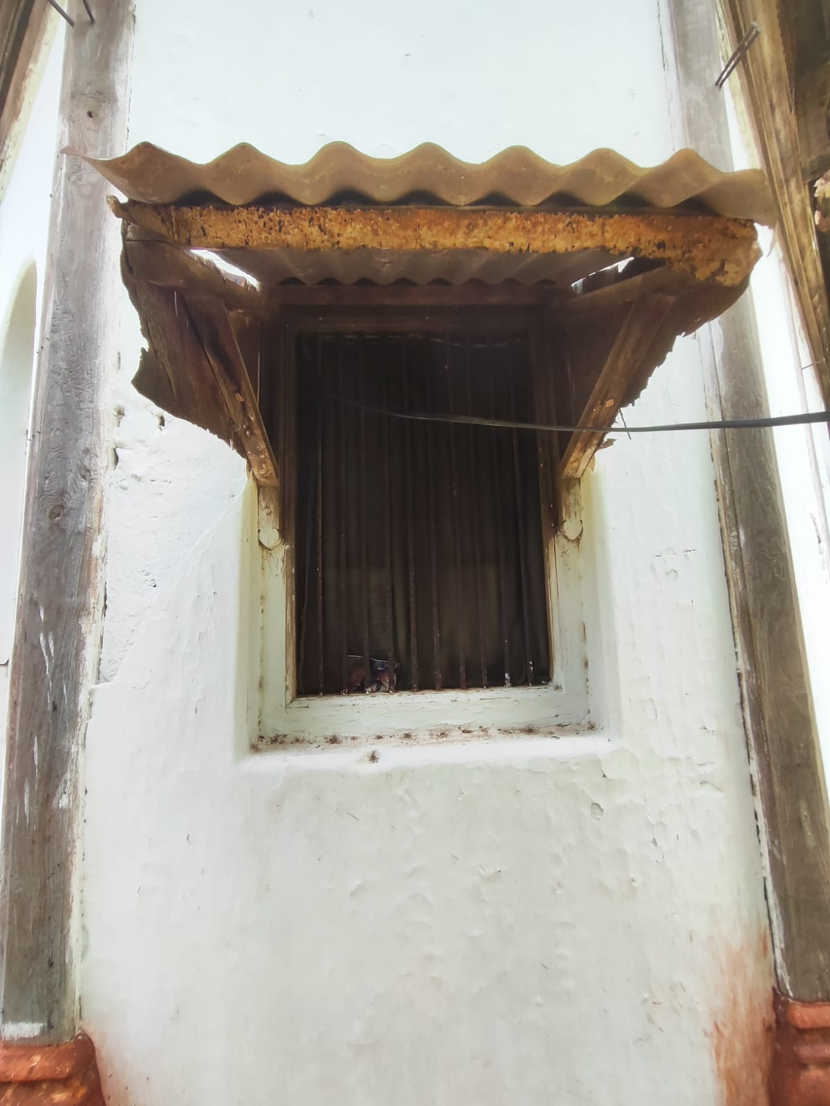 Small ventilation window panels. (Source: CKA Archives)