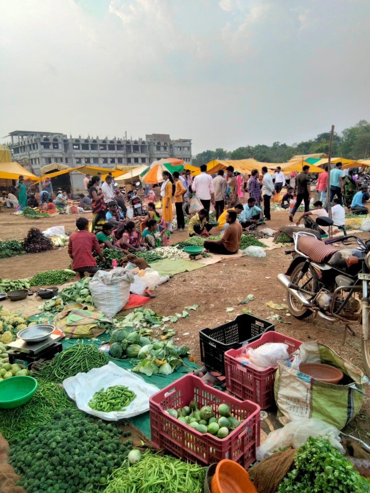 A Weekly Market held at Morgaon Arjuni  (Source: CKA Archives)