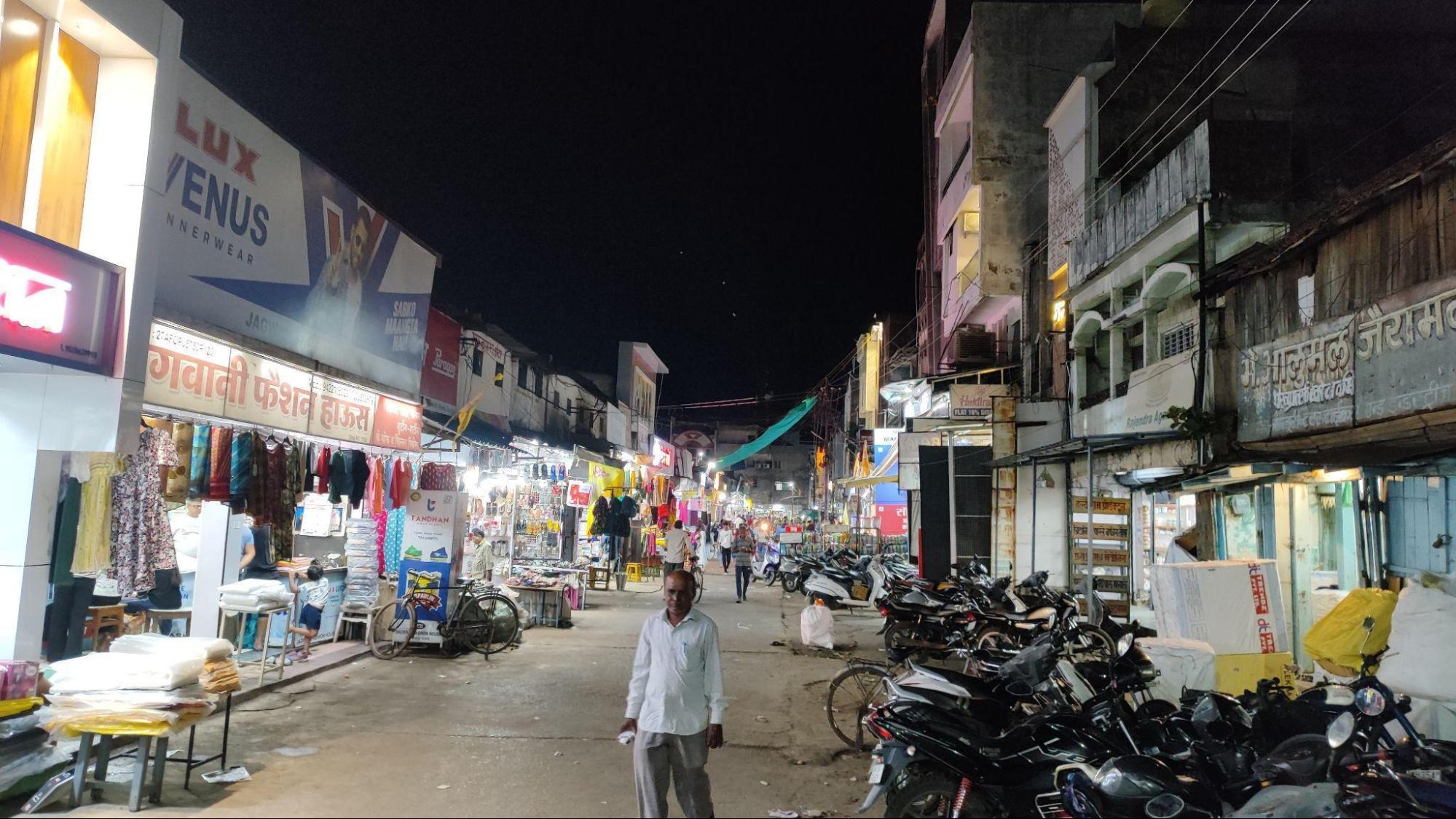 Kapda Bazaar lane in the market (Source: CKA Archives)