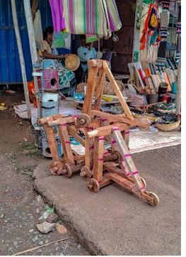 Locally crafted objects made from bamboo and wood, displayed in Hingoli. (Source: CKA Archives)