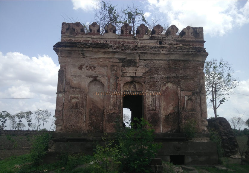 The remains of Bahadarpur Fort, built in a defensive architectural style.[2]