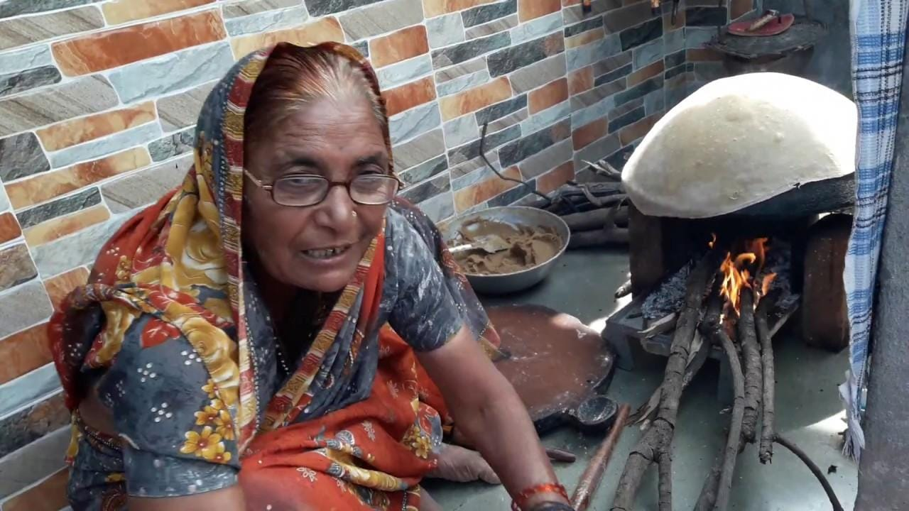 Puran Poli being cooked on a khapar.(Source: CKA Archives)