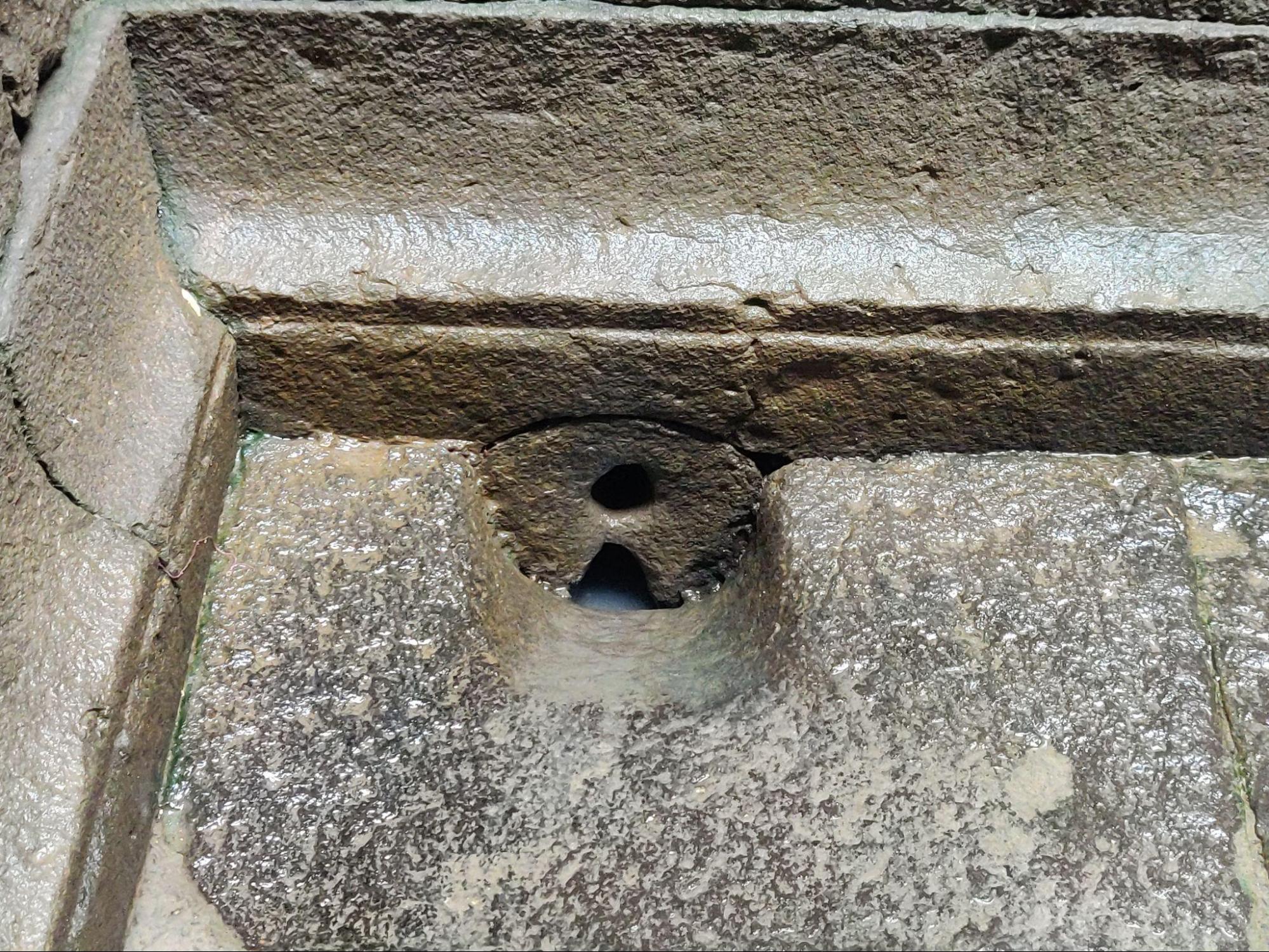 A detail of the water channels shows how water flow was managed within the house for daily use. (Source: CKA Archives)