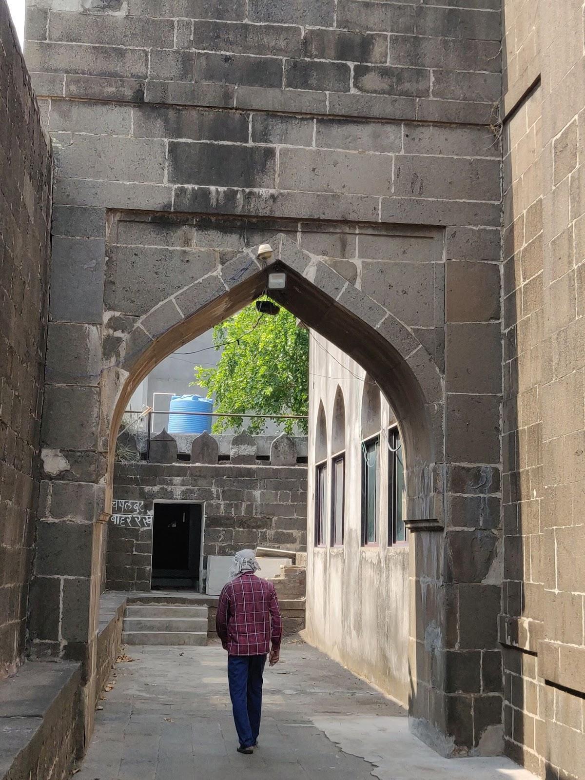 Close-up of black basalt blocks used in construction. (Source: CKA Archives)