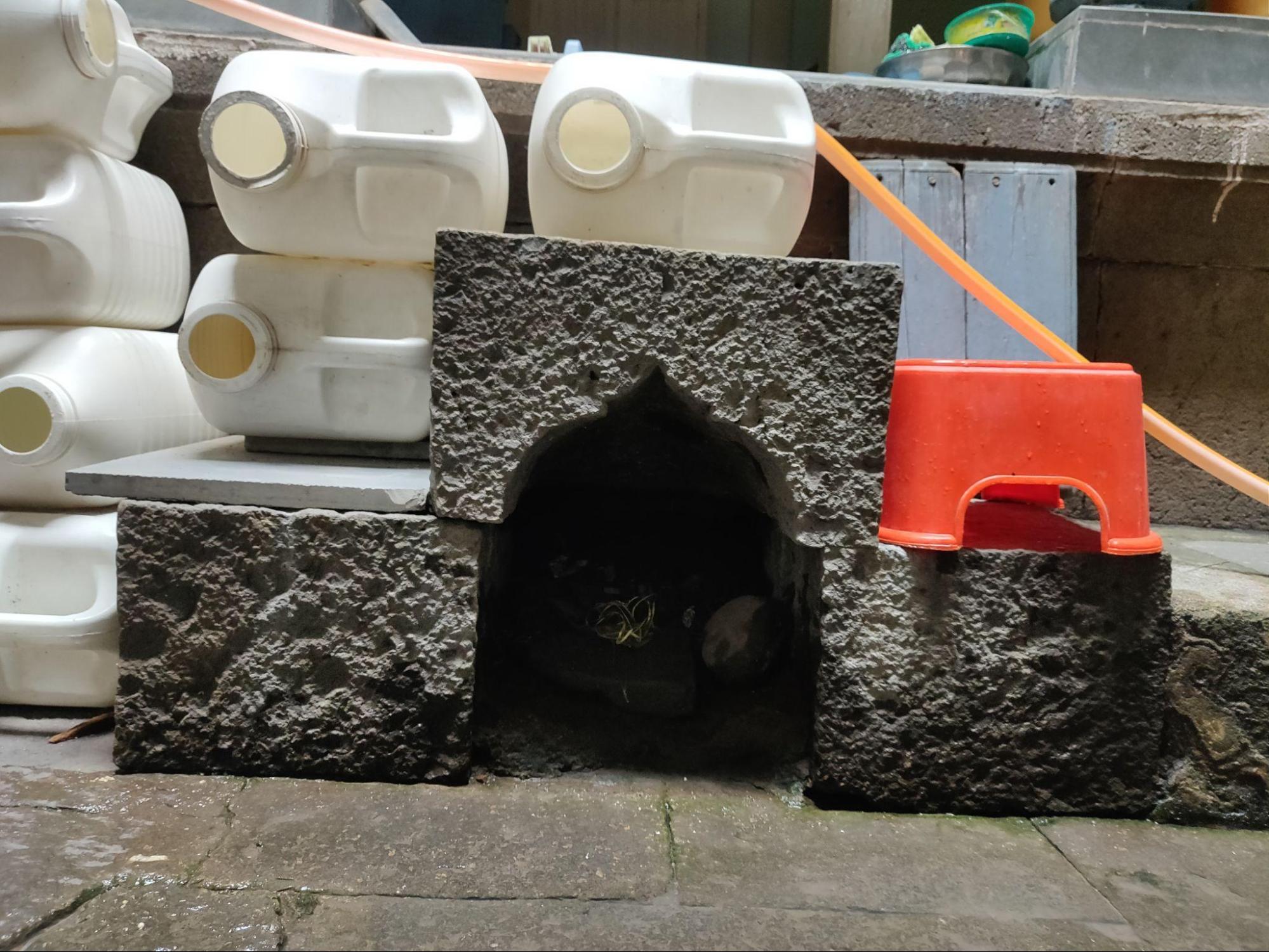 The stone work in the bathing area demonstrates how materials were selected for their durability in constantly wet conditions. (Source: CKA Archives)