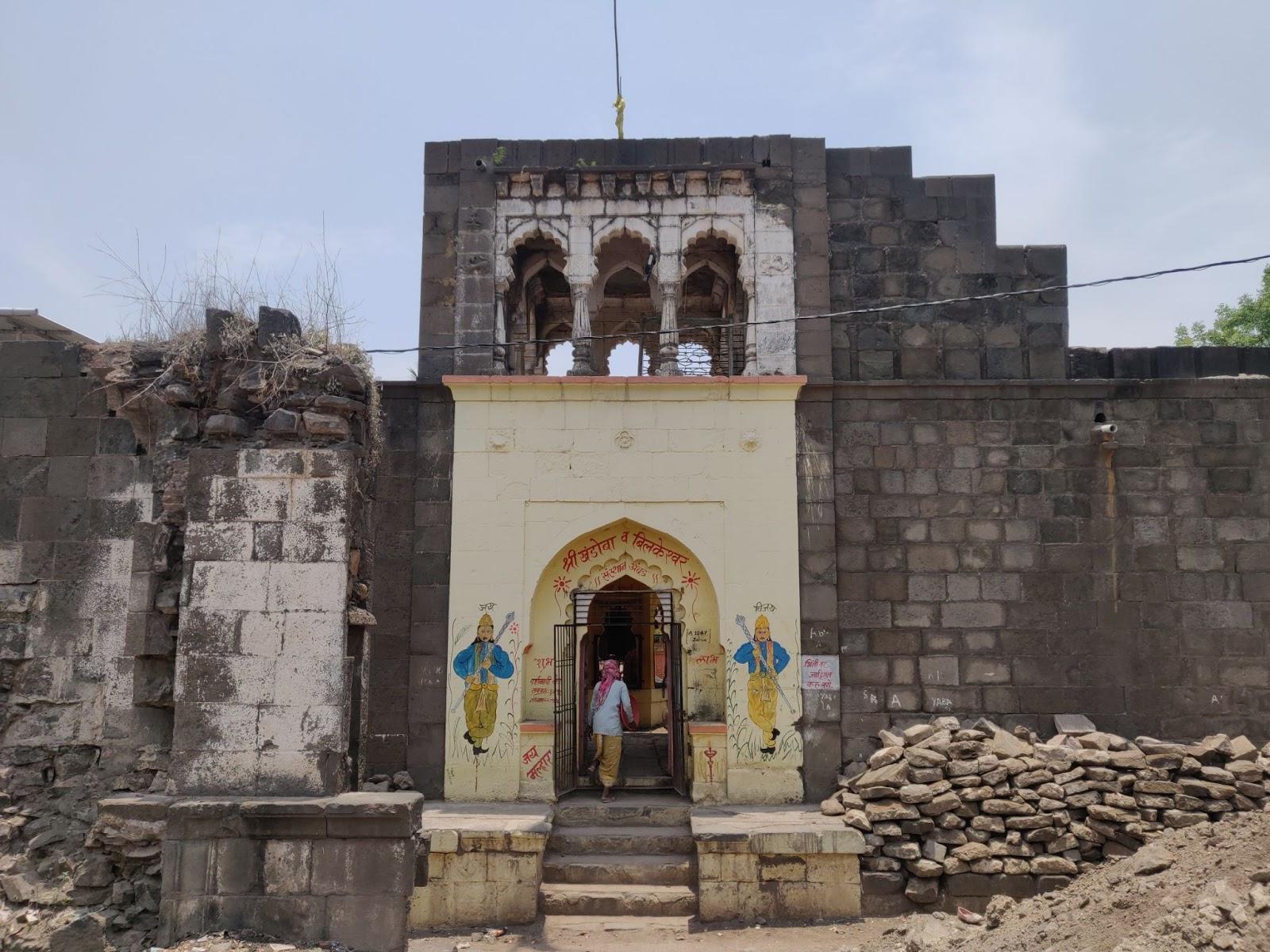 An Outside View of the Mandir at Ambad Taluka (Source: CKA Archives)
