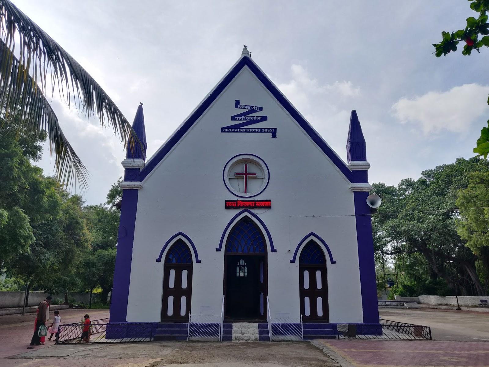 The Christ Church (Jalna City) blends Gothic and Indo-Saracenic elements in its architecture. (Source: CKA Archives)