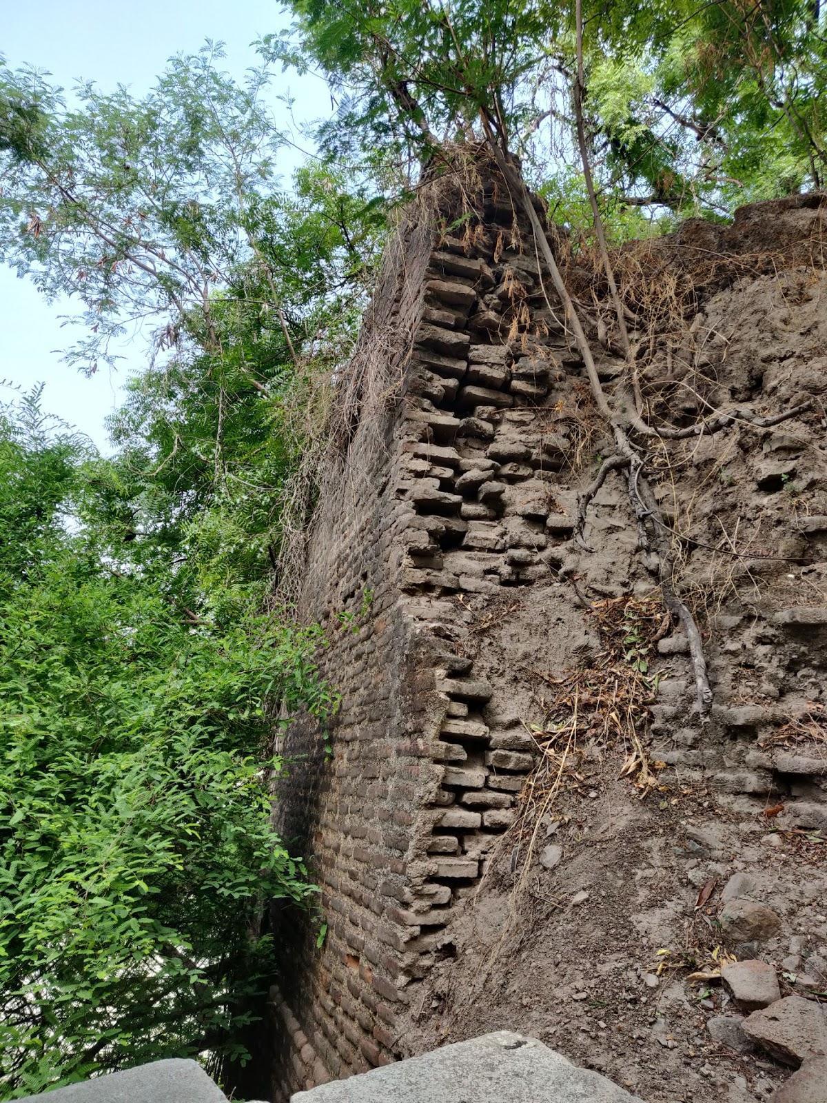 The Ruins and remnants of the old fort walls and bastions are visible (Source: CKA Archives)