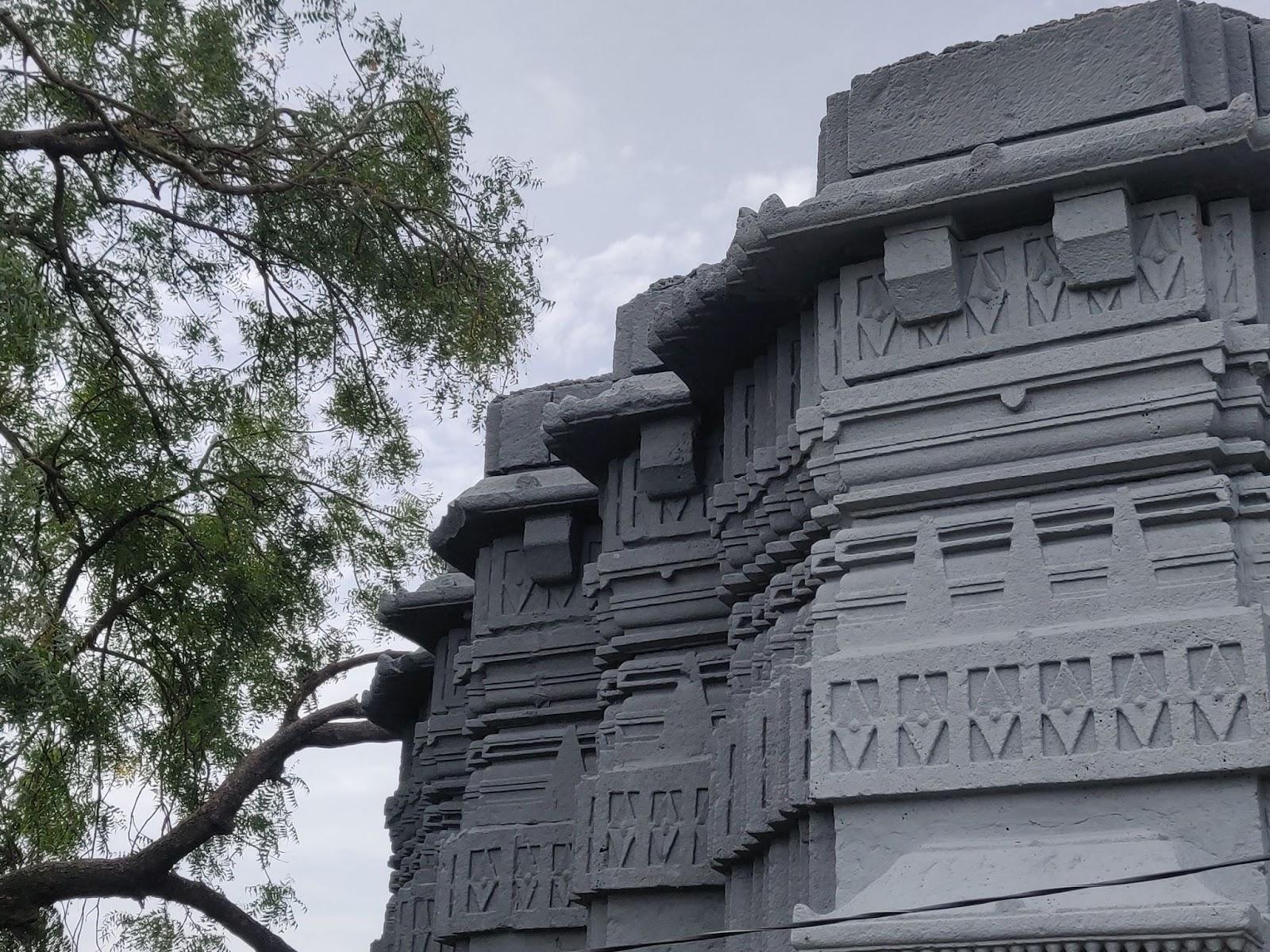 The splendid architecture of the mandir, though it lacks a Shikhar, the mandir has stood the test of time. (Source: CKA Archives)