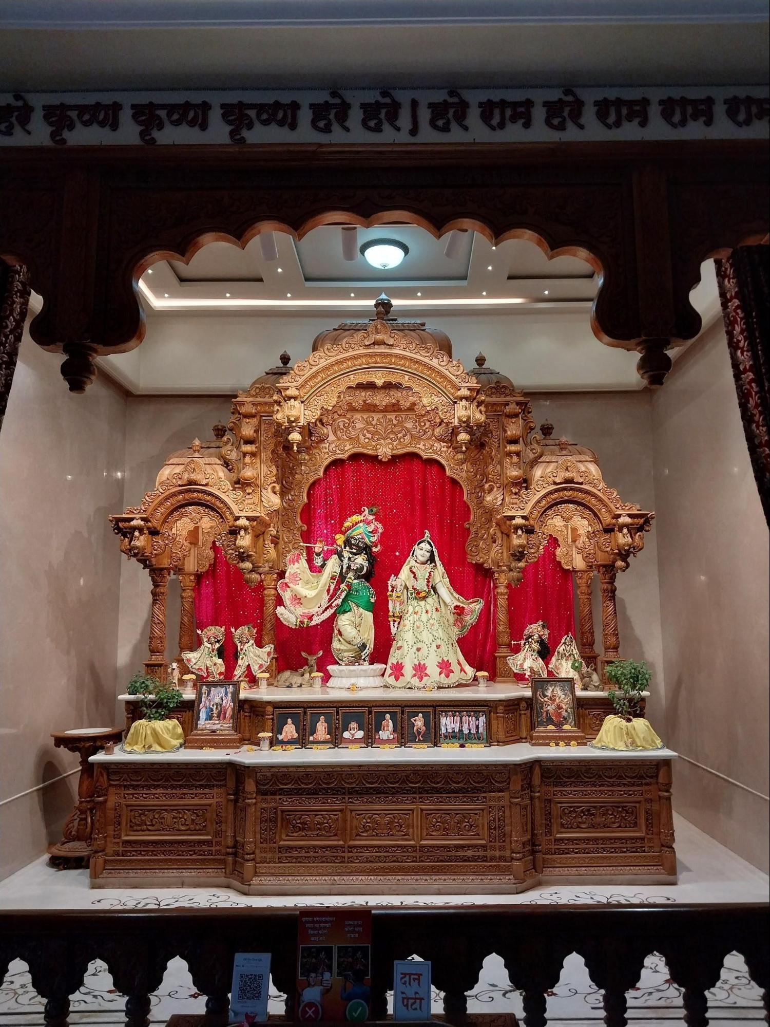 An image of Radha Krishna at the ISCKON Mandir made from Sangamner stone.(Source: CKA Archives)