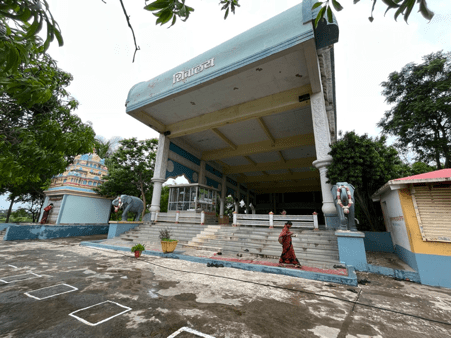 The expansive sabhamandap (assembly hall used for community prayers, devotional singing, or religious gatherings) at Satya Sai Baba Mandir, Chakur, Latur.The structure was inaugurated in 2001 by Satya Sai Baba (a spiritual leader from Andhra Pradesh) and serves as the central space for collective religious activities. (Source: CKA Archives)