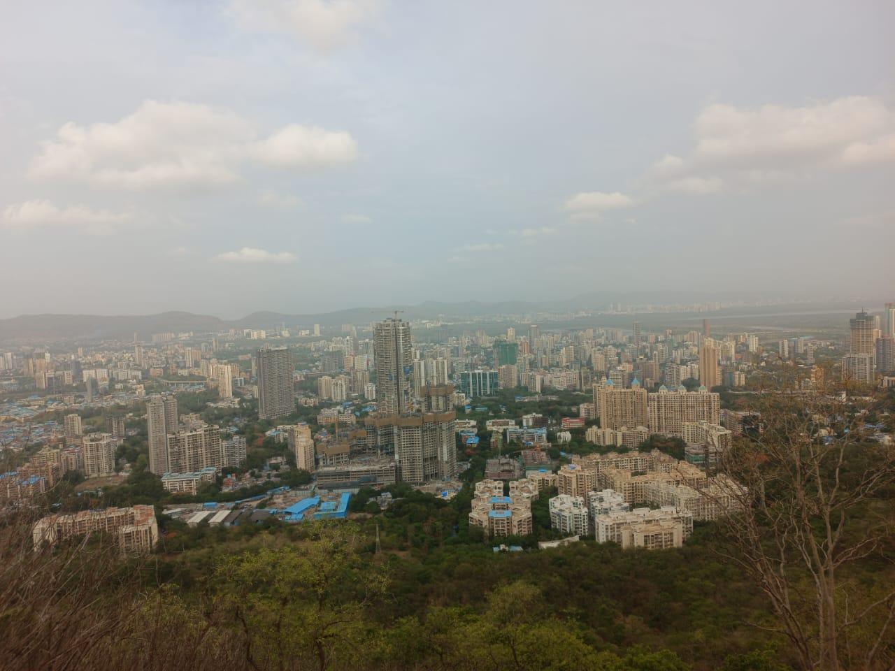 From above, the building’s footprint follows the linear plan typical of apartment towers, but its facade introduces historical detailing. (Source: Vignesh Jaiswal)