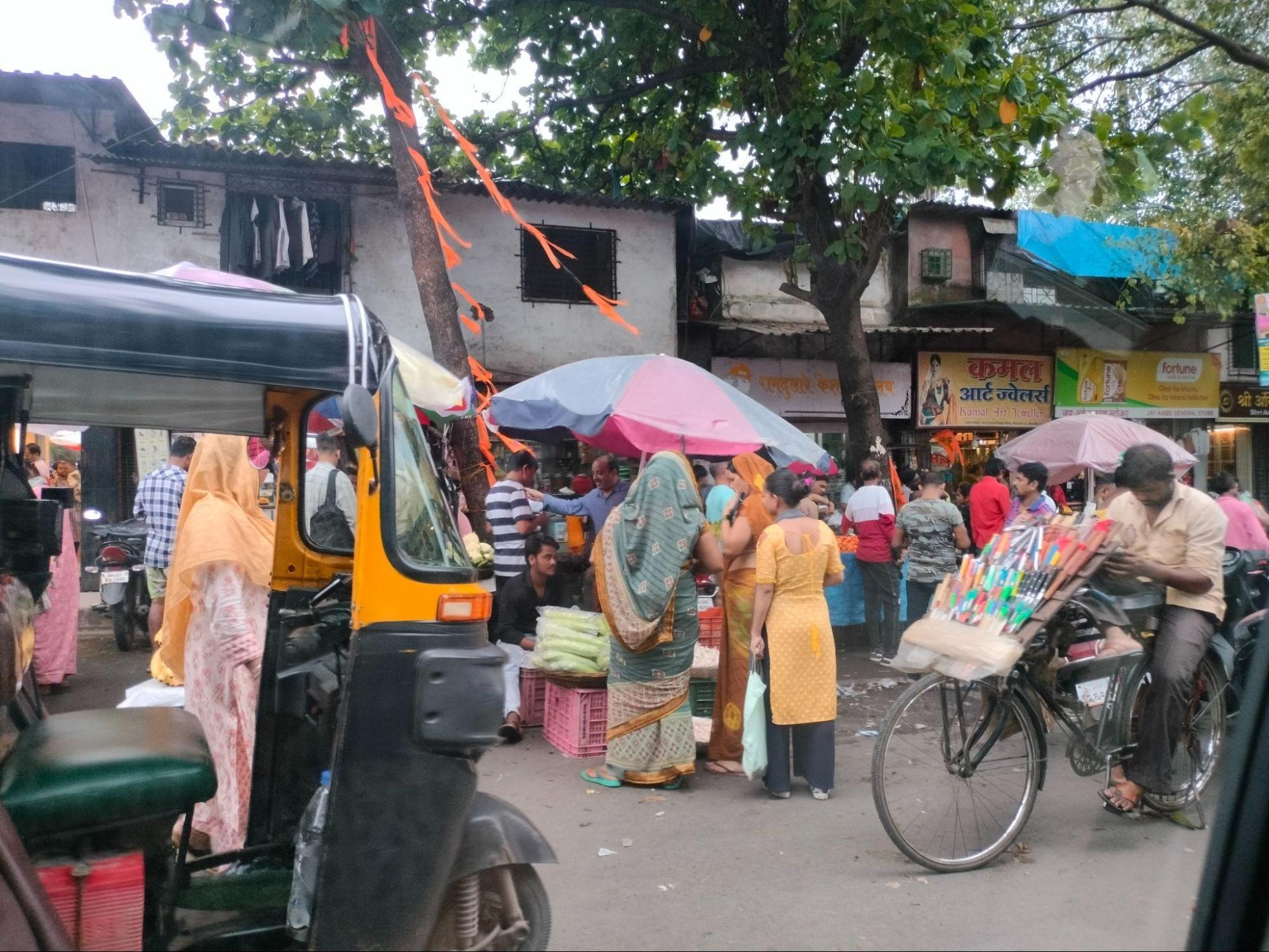 A busy day at the Amar Nagar Market (Source: CKA Archives)