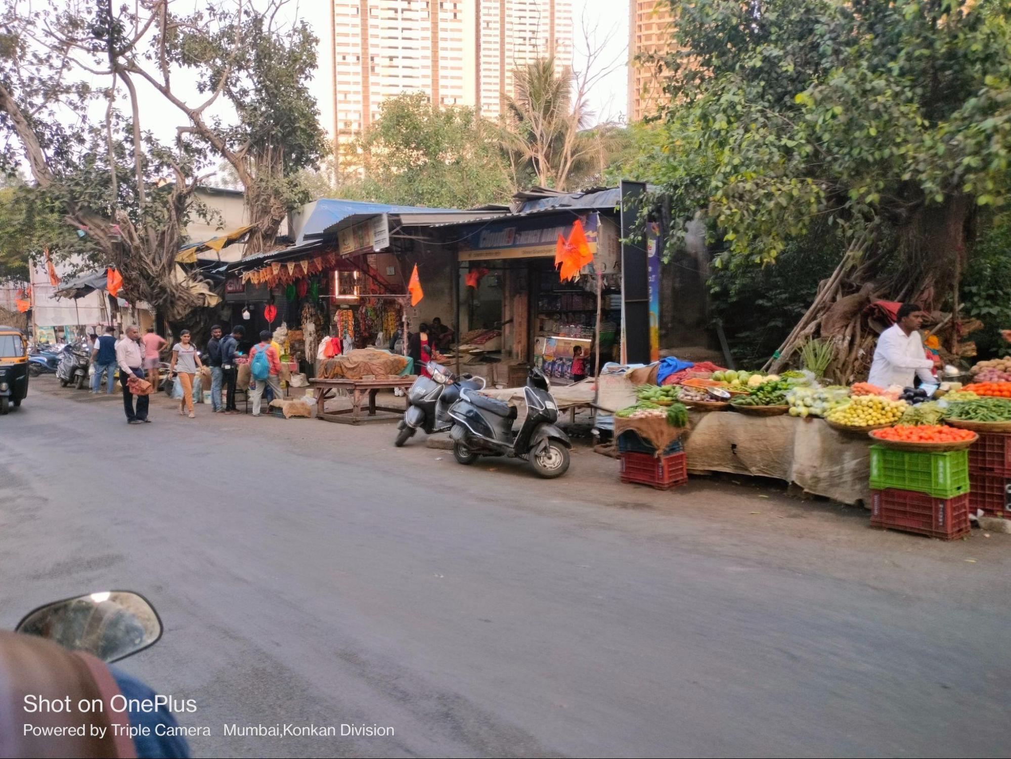 On days other than Thursday, some vegetable stalls are still there (Source: CKA Archives)