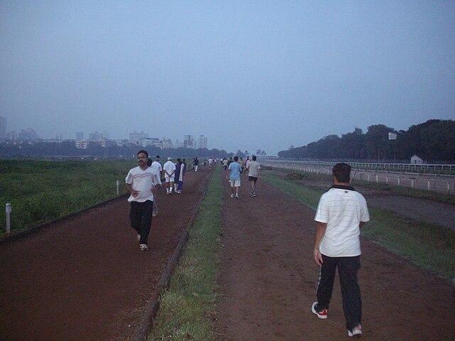 Early Morning Walkers and Joggers at Mahalaxmi Racecourse[13]