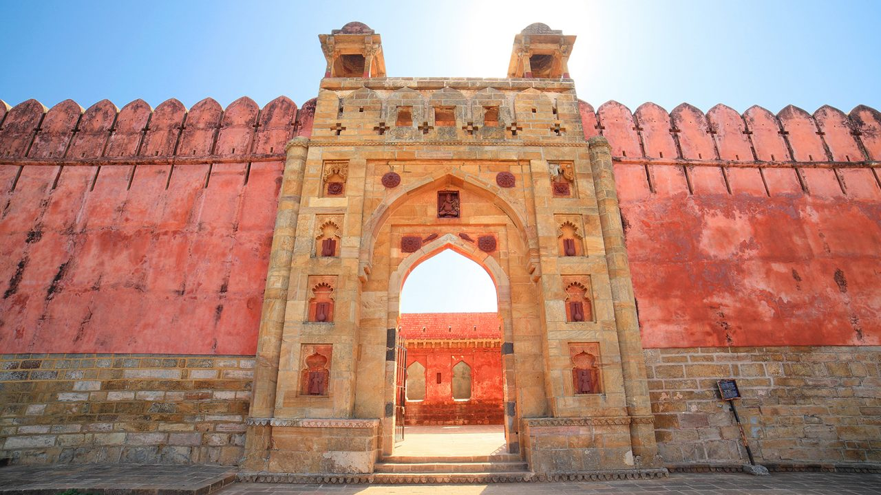 Nagardhan Fort — originally a key fortified city under the Vakatakas in the 4th–5th century CE, later reinforced by the Gonds of Deogarh and Bhosales of Nagpur. Archaeological finds, including a Vakataka-era seal, attest to its long-standing regional significance.