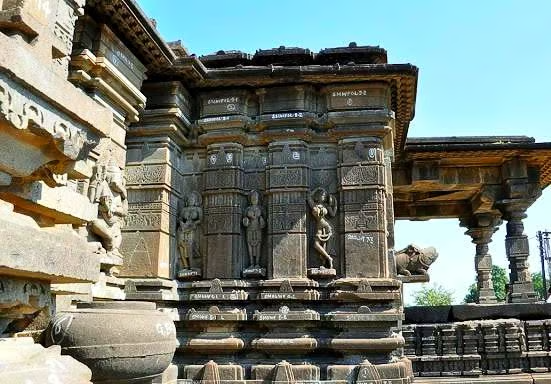 Siddheshwar Mandir in Hottal village, Nanded district; a 12th-century Shiv mandir built in Hemadpanthi style during the Chalukya period.[2]