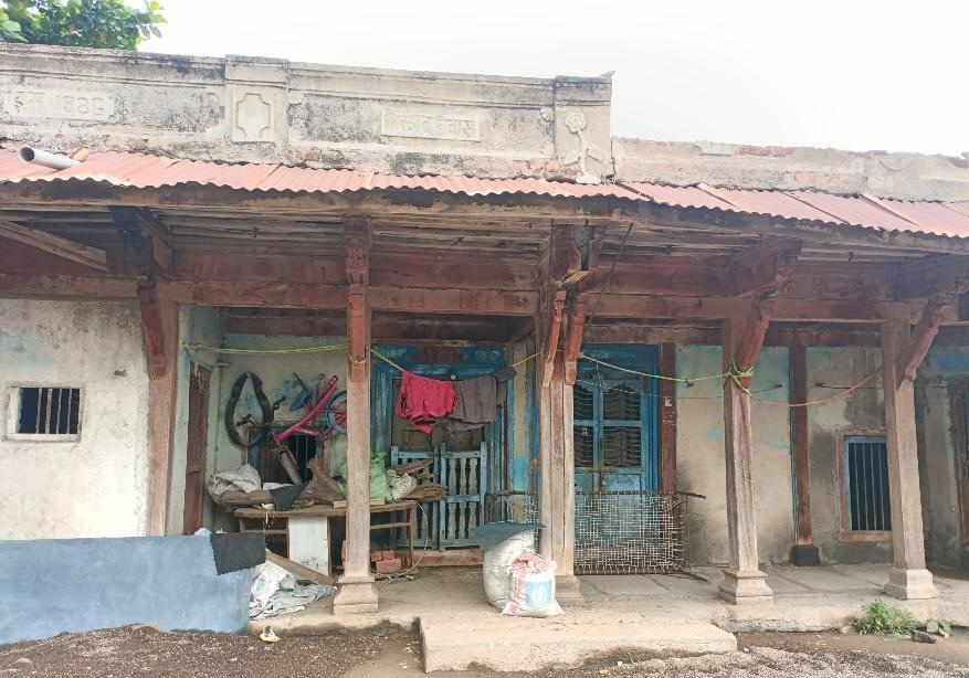 Front view of the house located beside the ‘Icchapurti’ (Wish-Fulfillment) Ganesh Mandir, Askheda. (Source: CKA Archives)