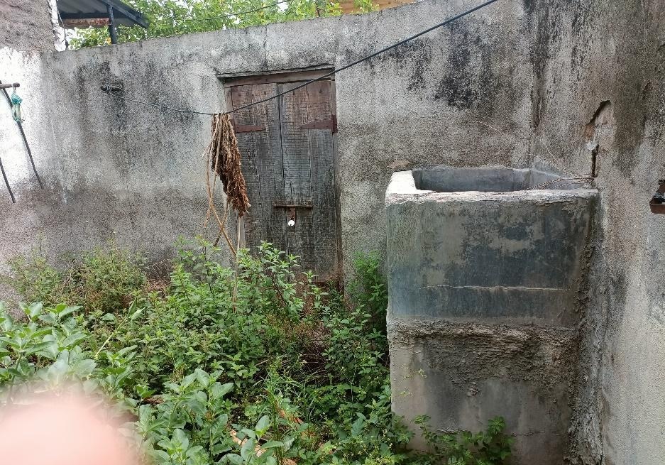 The Aadh is situated in the sanitary area and serves as a source of water for domestic chores. (Source: CKA Archives)