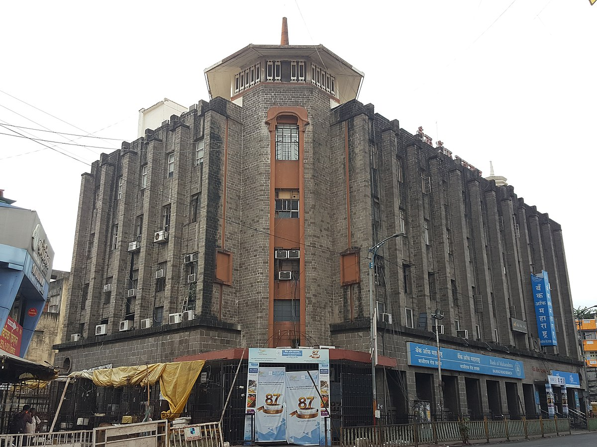 The Bank of Maharashtra building in Budhwar Peth is an example of Art Deco architecture.[7]