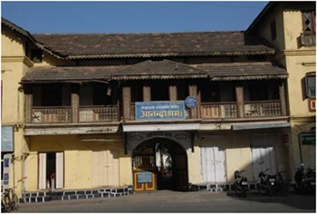 Front view of the Ashram in the Sanstha, Bajirao Road, Pune.[3]