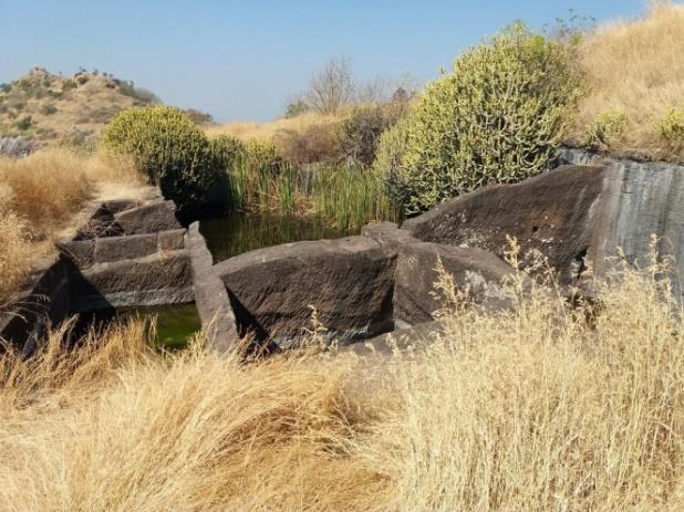 One of the many reservoirs at Narayangad, which once stored water from springs, ensuring the fort could withstand long sieges or periods of occupation. (Source: CKA Archives)