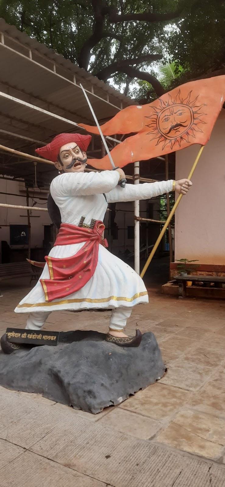 Statue of Subhedar Khandoji Mankar, a Maratha officer who led the Peshwa army against the Portuguese in Bombay which lies near the Datta Dhyan Mandir. (Source: CKA Archives)
