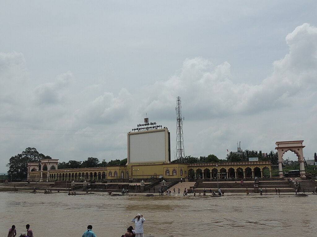 The Indrayani River ghat at Alandi, where Varkaris gather during the annual Palkhi procession as part of the Wari to Pandharpur.[85]