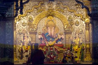 The main murti at Dagdusheth HalwaiGanapatiMandir, Budhwar Peth, Pune.[15]