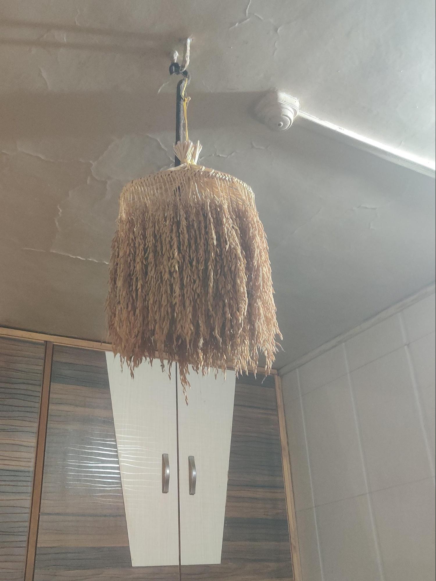 Traditional toran made from rice stems, once commonly crafted by women in Raigad district. (Source: CKA Archives)